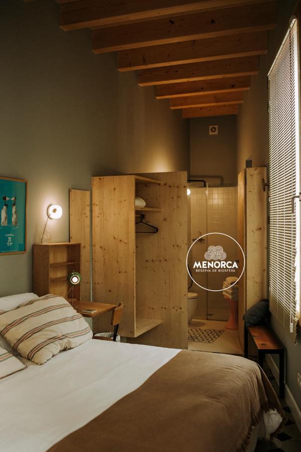 Hotel Hevresac Singular & Small ماهون الغرفة الصورة